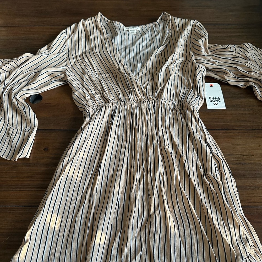 Billabong Beige and Black Striped Top